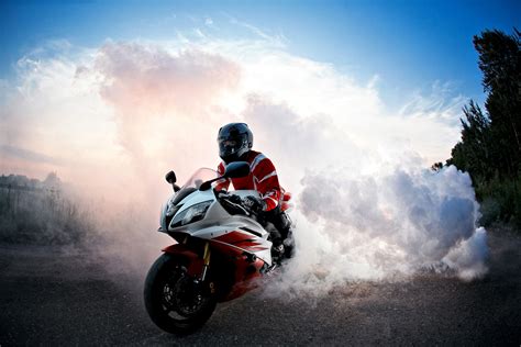 Motorbike Wallpapers Top Free Motorbike Backgrounds Wallpaperaccess