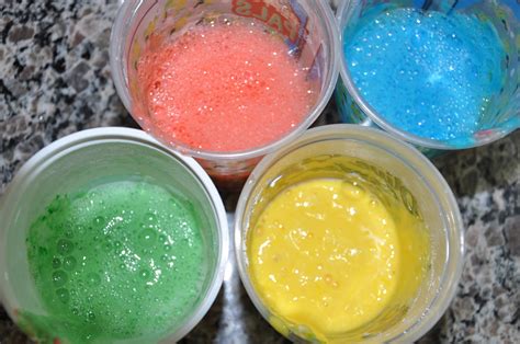 They'll love it and you won't have to clean it! Yuen Yarn: DIY bathtub paint