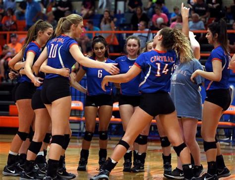 High School Volleyball Central Taking Lots Of Momentum Into Playoffs