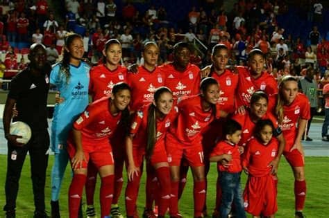 Con esta noticia, el américa de cali iniciará la liga águila femenina con una importante baja. No jugará más el equipo femenino del América el resto de ...