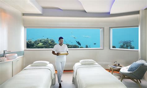 Huvafen Fushi Spa Iconic Underwater Treatment Room 2 Magasinet Reiselyst