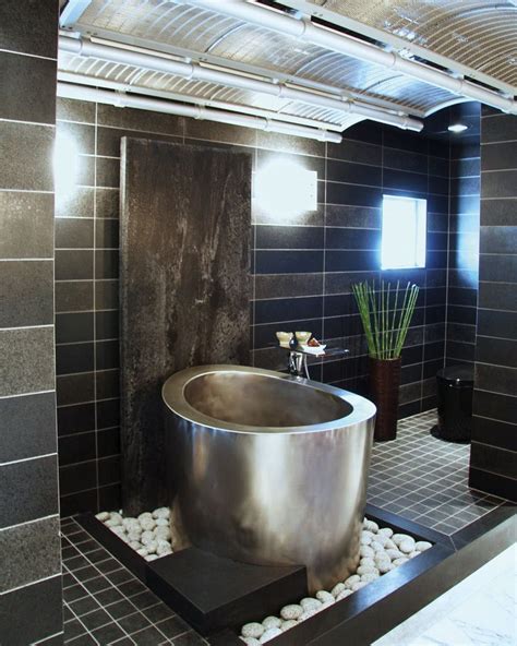 Japanese Style Soaking Tubs Catch On In Us Bathroom Decor