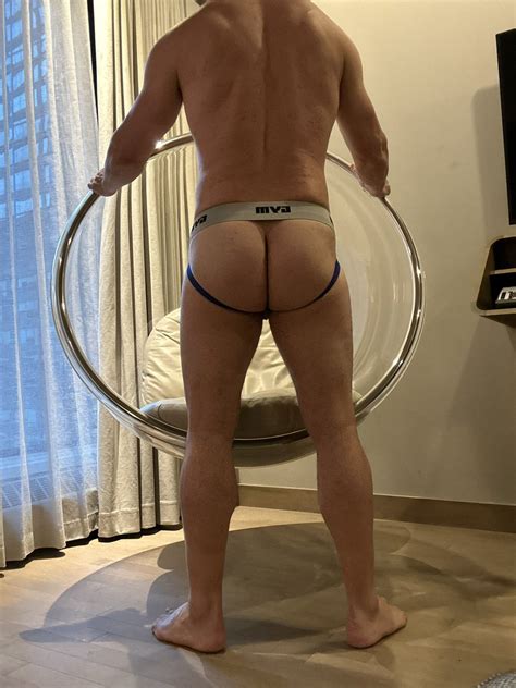 Nudelewddude On Twitter Rt Scheurich Playing With The Hanging Chair While Partner Showers