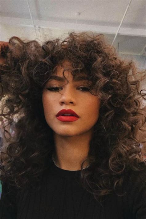 The last type of aesthetic hairstyle, used mostly by the possessors of short or medium hair is wavy curls. Pin by tiana scott on Aesthetic | Curly hair styles, Curly ...
