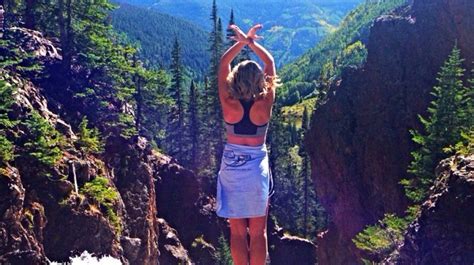 Total Sorority Move Never Missing A Perfect Opportunity For A “throw What You Know” Photo Tsm