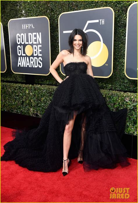 Kendall Jenner Shows Off Some Leg At Golden Globes 2018 Photo 4009460