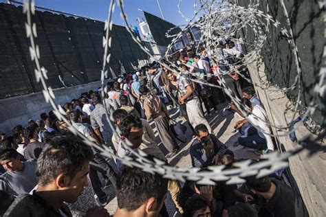 Greece Chaos Insecurity In Registration Center Human Rights Watch