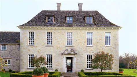 Tour This Beautiful Georgian Style Cotswolds Country Home Homes And Gardens