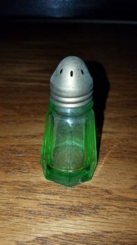 Vintage Hazel Atlas Green Depression Glass Salt Pepper Shaker W Lid