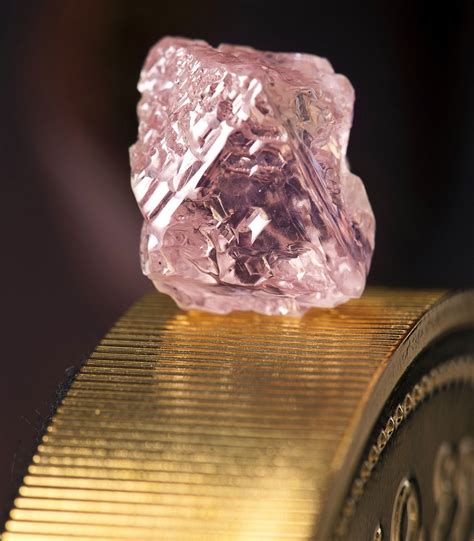 12 76 Carats Rare Pink Diamond Found In Australia EXtravaganzi