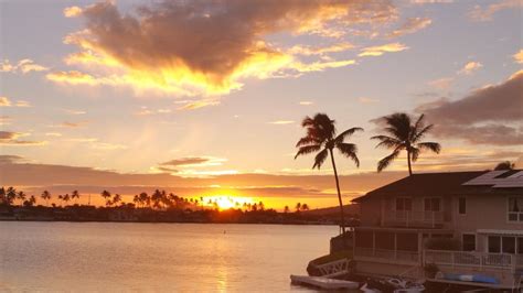 Pin By Kris Arguin On Sunsetssunrises In Hawaii Sunset Sunrise
