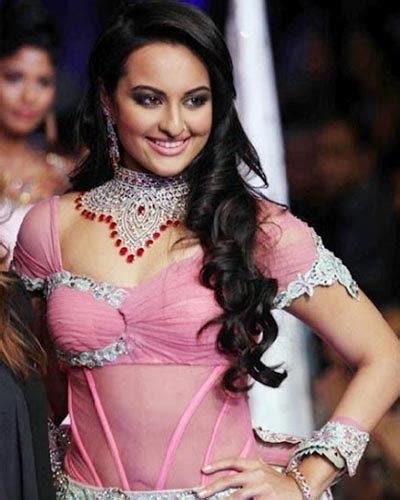 Tamil Actress Wallpapers Bollywood Actress Sonakshi Sinha Hot Pink