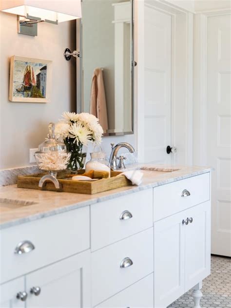Customize your kitchen sink with accessories from delta faucet such as soap dispensers, strainers and disposal stoppers, in multiple finishes. Rooms Viewer | HGTV