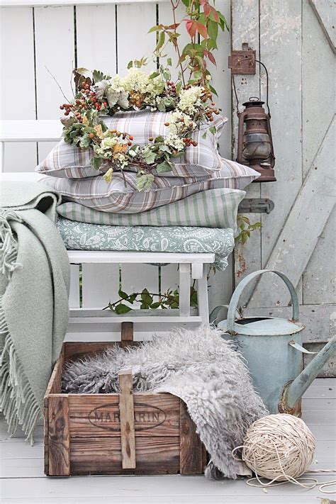 20 Awe Inspiring Rustic Porch Decor Ideas For An Instant Farmhouse Vibe