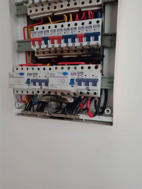 Tom yam ada goreng2 pun ada. PROJEK: kerja-kerja pemeriksaan punca DB terbakar dan ...