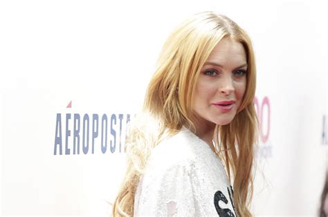 Lindsay Lohan Goes Topless For Hunger Magazine Upi