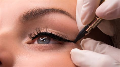 Inside The Ancient History Of Eyeliner