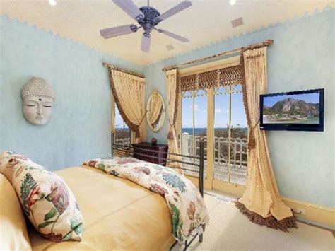 Get Colorful And Fun Thing With Beach Theme Bedroom