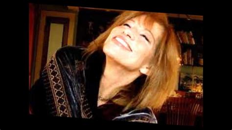 Carly Simon Nobody Does It Better Youtube