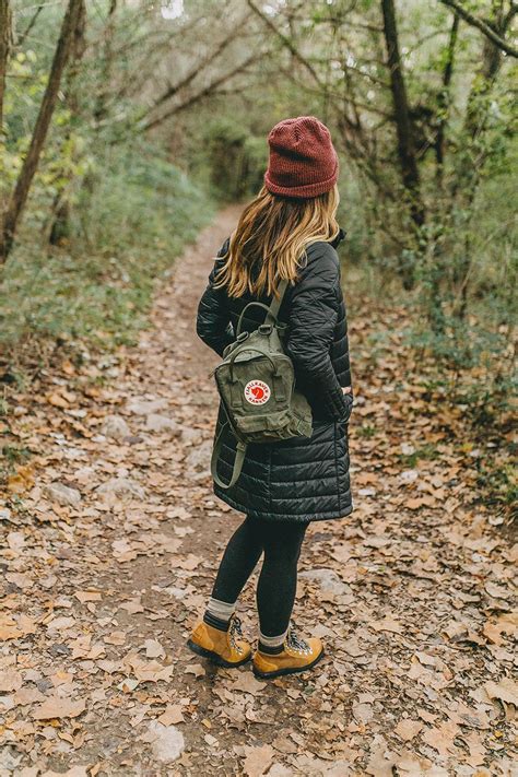 What To Wear Fall Hiking Outfit Livvyland Hiking Outfit Fall