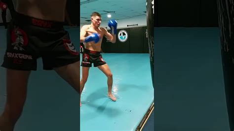 Muay Thai Training On The Bag Freestyle Over 15 Years Consistent Training 70 Fights Xp