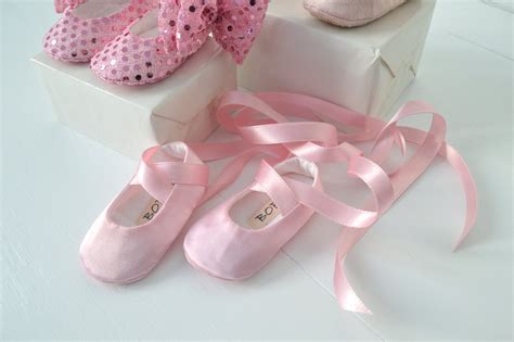 Baby Girl Ballet Shoes Classic Pink Satin Newborn T