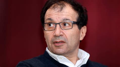 French economist Daniel Cohen dies at 70. Emmanuel Macron pays tribute