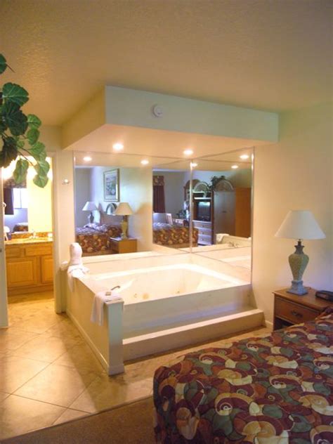 master bedroom jacuzzi tub