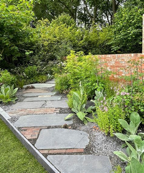 Flagstone Walkway Ideas 11 Ways To Use Stone Pavers In Your Plot