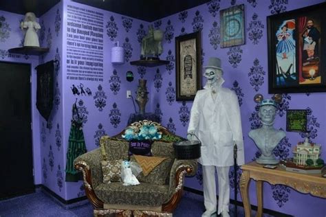 Prop Showcase Haunted Mansion Room Mansion Rooms Haunted Mansion