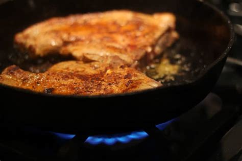 No one knows how to dredge anything, anymore, they tell me the cook doesn't even know. Easy Pan Fried Pork Chops • The Prairie Homestead
