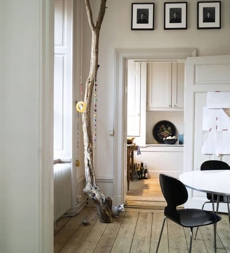 Lovely Ideas To Decorate Your Interior With Tree Branches