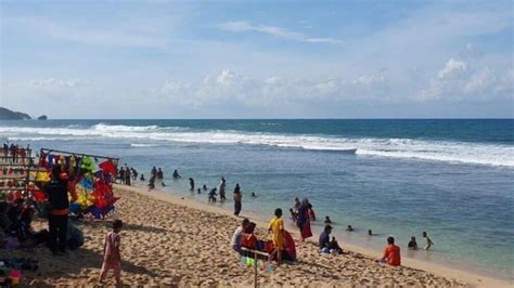 Tak Cuma Mitos Larangan Pakai Baju Hijau Di Pantai Selatan Punya