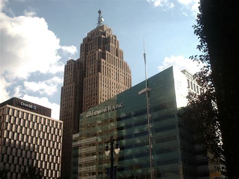 Detroit Penobscot Building 664 Ft Spire 1928 Skyscraperpage Forum