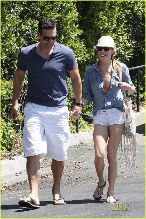 Leann Rimes And Eddie Cibrian Hand Holding Newlyweds Actresses Photo 21572939 Fanpop