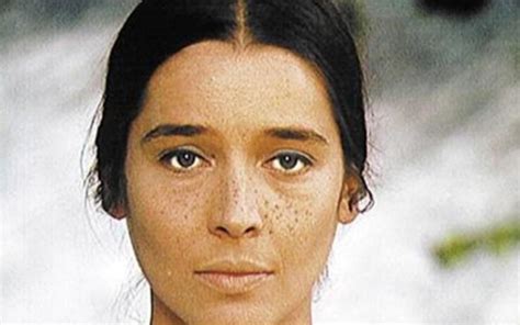 Libuše geprtová se narodila v roce 1941 v kolíně a patří mezi z nejpozoruhodnější a nejtajemnější herečky českého filmu, které libuše zazářila coby viktorka v televizním filmu babička z roku 1971. Měla smůlu na chlapy a nemanželského syna s Jandákem. Proč ...