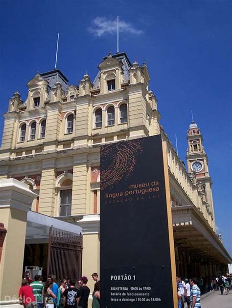 O acervo se destaca pelo ineditismo e . Museu da Língua Portuguesa | Cidade de são paulo, Cidade ...