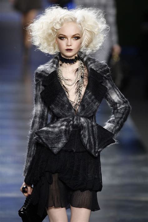 Christian Dior Fall 2010 Runway Pictures Fashion Fashion Designers