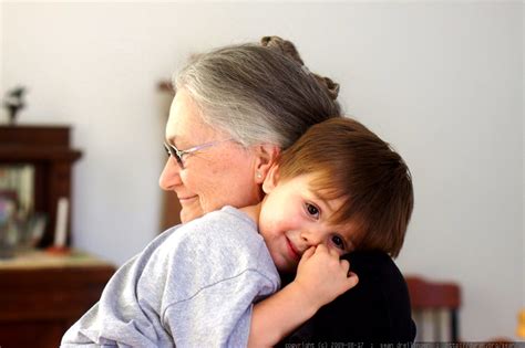 Photo Sequoia Crying On His Grandmas Shoulder Mg 1635 By Seandreilinger