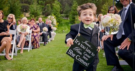 23 Tiny Wedding Guests With Very Big Personalities Huffpost Australia