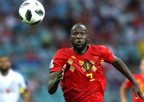 أكد روميلو لوكاكو، مهاجم منتخب بلجيكا، على صعوبة مباراة منتخب بلاده مع البرازيل، غدًا الجمعة، في دور ربع النهائي لبطولة كأس العالم 2018 بروسيا. لوكاكو يغيب عن بلجيكا في مواجهة آيسلندا | زمان الوصل