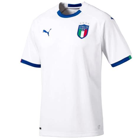 The italian football team's official international twitter for news and updates from the #azzurri italian: Italy football team Away shirt 2018/19 - Puma ...