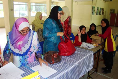 Smk raja permaisuri bainun terletak di kawasan bandar dan mempunyai bilangan guru sebanyak 56 orang dan bilangan murid sebanyak 457 orang. Galeri - PERSATUAN IBU BAPA GURU SMK RAJA PERMAISURI ...