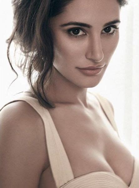 Pictures Nargis Fakhri Shows Milky Hottest Body In These Juicy Photos