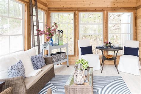 25 Cheerful And Relaxing Beach Style Sunrooms