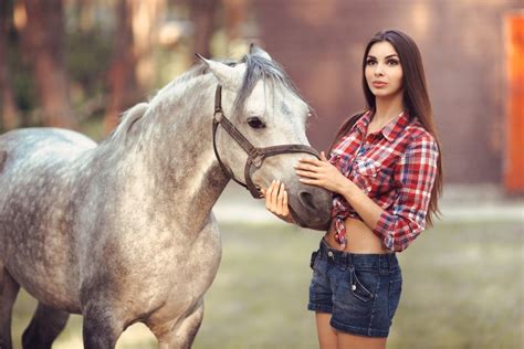 823158 Kleofia Model Horses Brown Haired Rare Gallery Hd Wallpapers