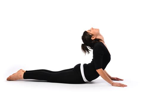 Yoga Las 3 Mejores Asanas Para Un Vientre Plano Cellublue