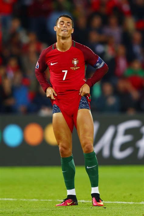 Literally Just A Bunch Of Photos Of Cristiano Ronaldos Thighs