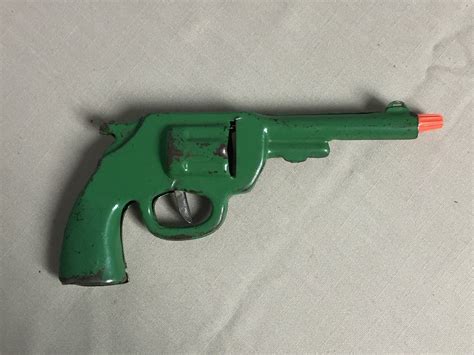 Wyandotte Green Clicker Pistol Toy Gun 1940s Toy Cowboy Gun Toy