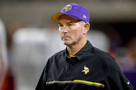 Nfl Coach Of The Year Mike Zimmer Holds Narrow Lead